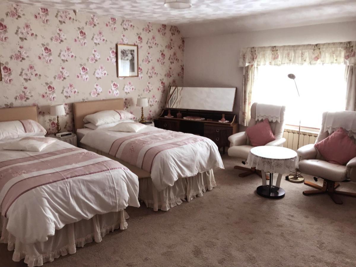 Erw-Lon Farm Bed and Breakfast Pontfaen Eksteriør billede